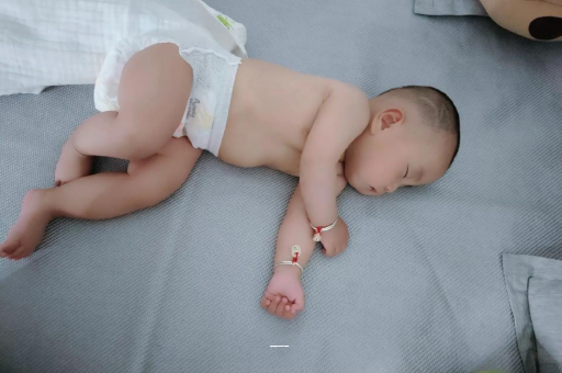 无为四个月宝宝12斤 无为四个月宝宝12斤